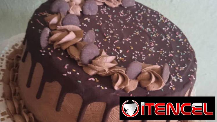 Ricos cakes de chocolate y crema de mantequilla
