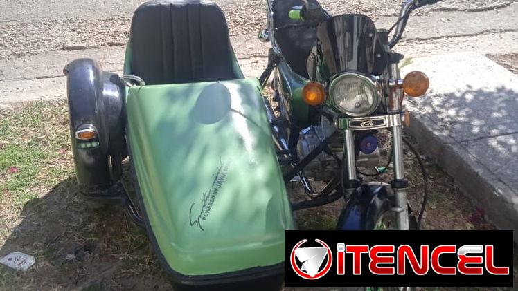 Venta de moto con sidecal marca Bochod-3M