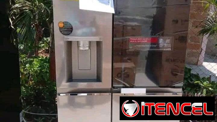 Refrigerador LG Americano TOC TOC 23 pies Side By Side Instaview Door-In-Door con dispensador de agua y hielo $2360 USD
