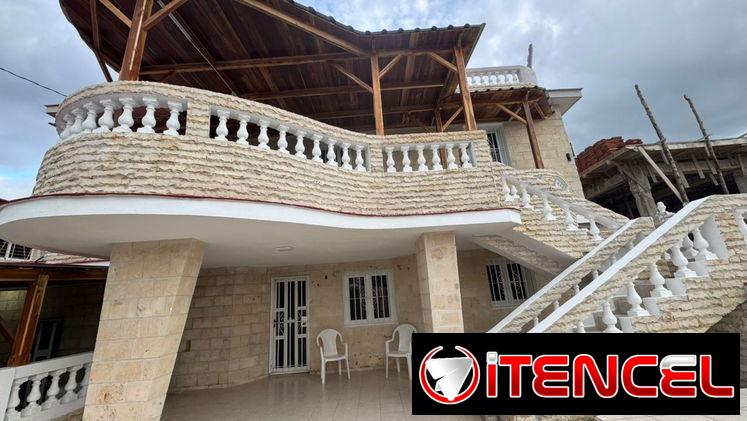 Alquilo CASA DE LUJO de 7 habitaciones con piscina en Guanabo