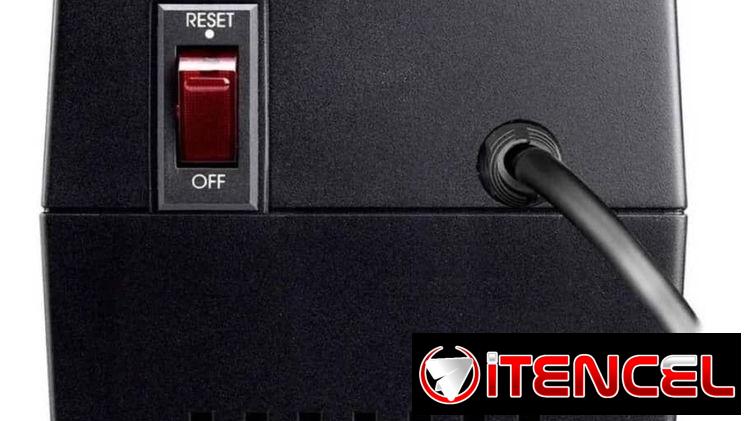Regulador De Voltaje 8 Contactos Koblenz  Para Hogar y Oficina, 1410Va / 700W, Luz Led, 120 V