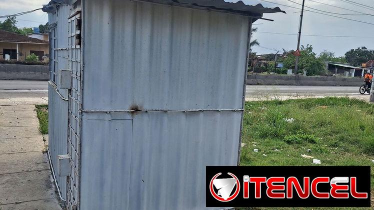 Se vende kiosco para negocio en el semáforo de panamerica en la avenida boyeros gangaaaa