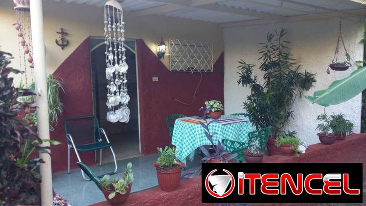 SE RENTA CASA DE UNA HABITACIÓN CON PISCINA DE LONA EN GUANABO. 54026428
