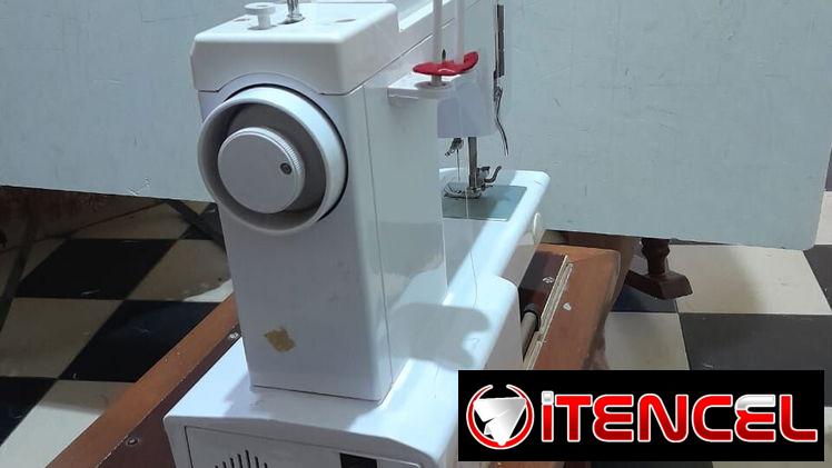 Vendo Máquina de coser eléctrica