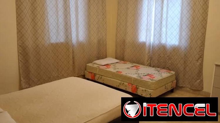 SE RENTA APARTAMENTO DE 3 HABITACIONES EN EL VEDADO, POR CALZADA Y K. 54026428