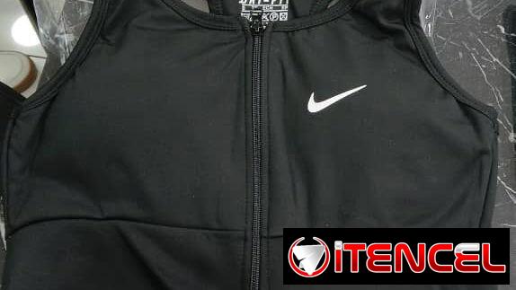 Tops nike deportivo, originales, color negro, con síper. Diferentes tallas. Alta calidad.
