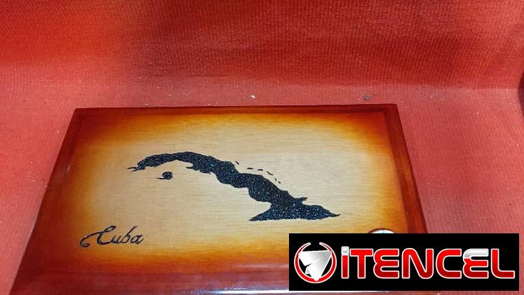Se vende caja de tabaco de madera precisa