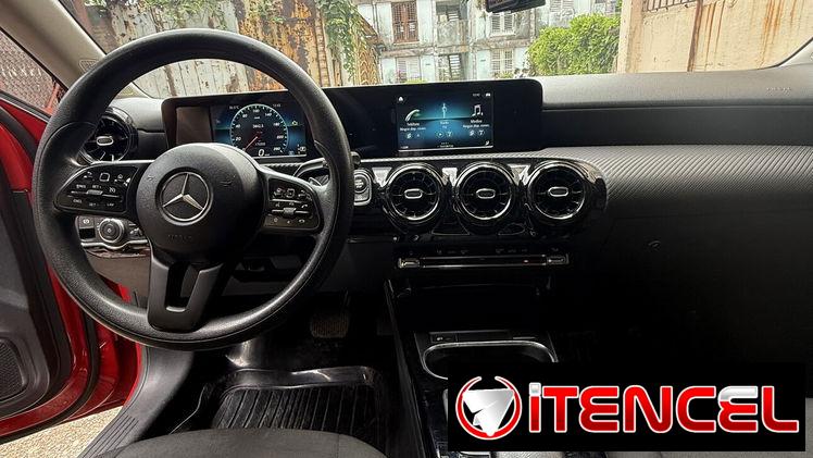 Mercedez benz A200  150k km perfecto estado llantas 19amg