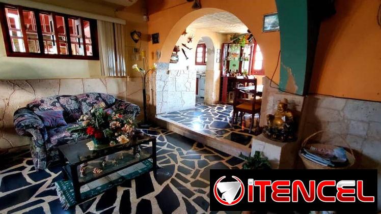 Cod.Z Renta por noches en Santa Fe. Incluye piscina privada . Casa de 3 cuartos