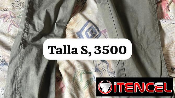 Pantalones de niña, talla S.