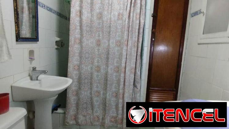 Apartamento frente calle en el vedado