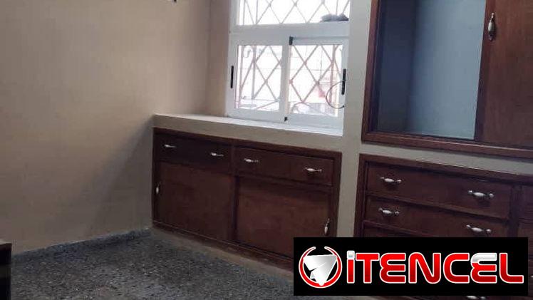 Apto en el Vedado en primer piso a pasos de 23, 12 y Línea !!!