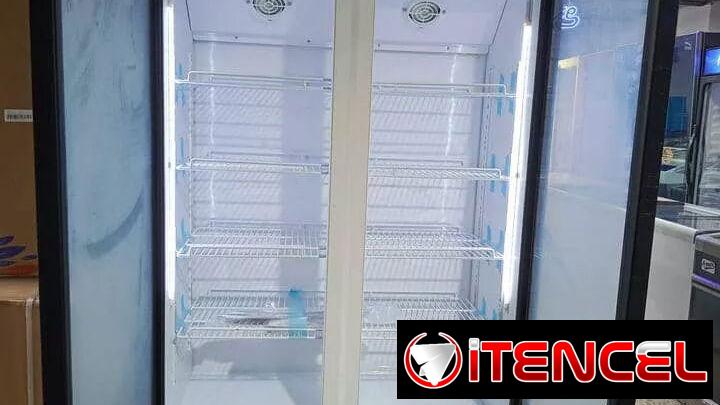 Exhibidora 20 pies Milexus Vertical Doble Puerta con cerradura Precio $1000 USD Transporte gratis. Garantía y factura.