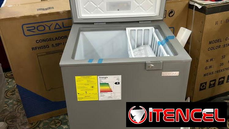 Nevera Royal de 5.5 pies con luz interior 210