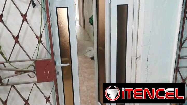 Puertas de aluminio con cristal. A la medida del cliente
