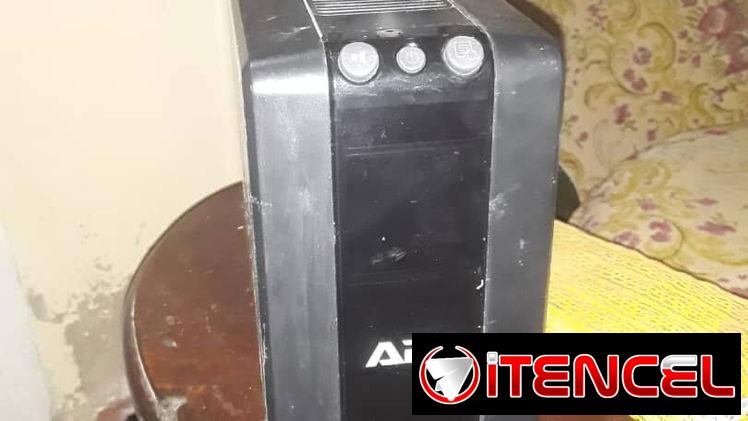 Back-UPS APC Pro 550 de 6 tomas, con batería y con 2 cables para conectar 1 PC y 1 Monitor en 85 USD