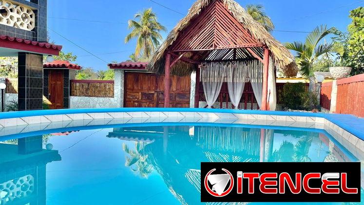 ALOJAMIENTO CON PISCINA A UNA CUADRA DE LA PLAYA DE GUANABO CUENTA CON 4 HABITACIONES.58858577
