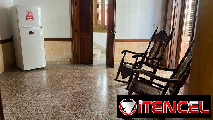 Apartamento  en renta ,  independiente, Ubicado en el Vedado,  zona céntrica, cerca del hotel Habana Libre+53 52463651 Y