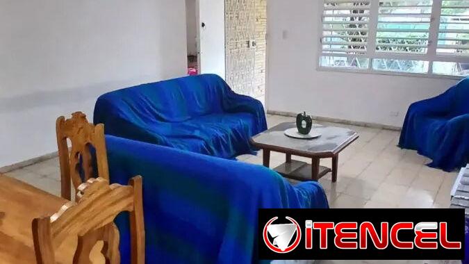 Venta de casa independiente en atabey