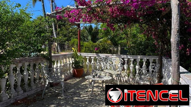 COD.Z 🏡 Casa de Alquiler con Piscina y Vista al Mar 🌊
