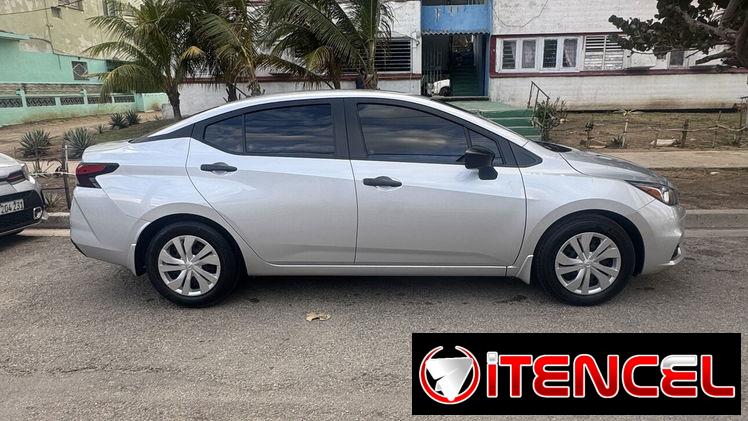 Se renta Nissan Versa 2022 Automático