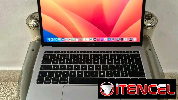 MACBOOK PRO/Retina/i5/8GB DDR4/Tipo-C