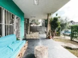 Casa independiente con garaje