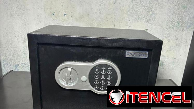 Caja fuerte royal 24l