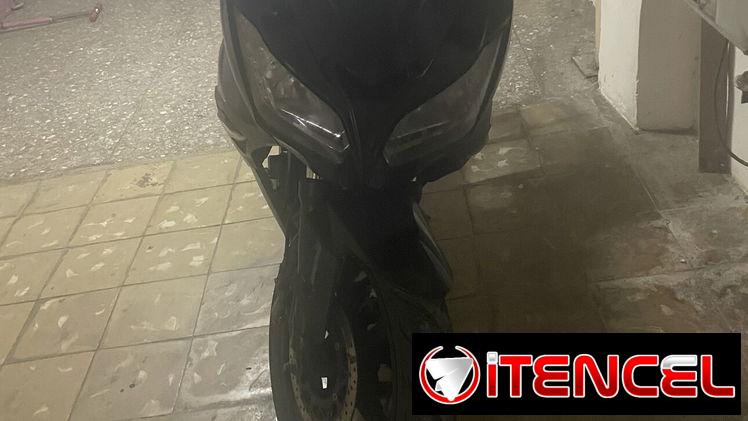 Vendo moto eléctrica racing batería michosuki haciendo 80 km por carga papeles en regla en  2500 usd interesados llamar