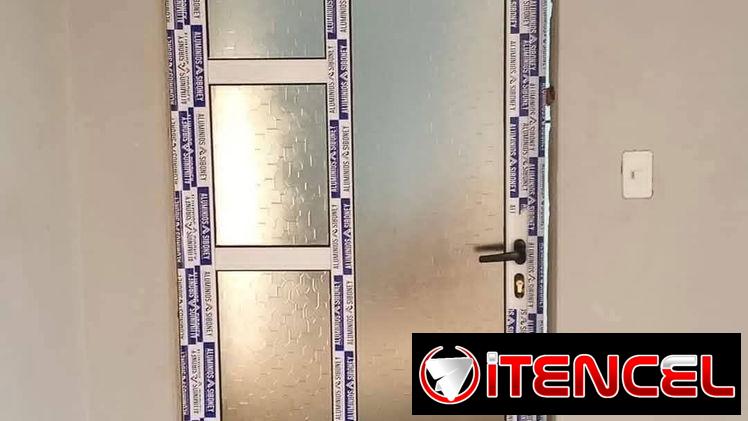 Puertas y ventanas de aluminio. Bajos de meseta, Paños fijos, Closet de espejos