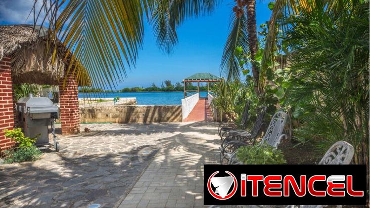 Exclusiva propiedad en renta con piscina y salida marina hemingway