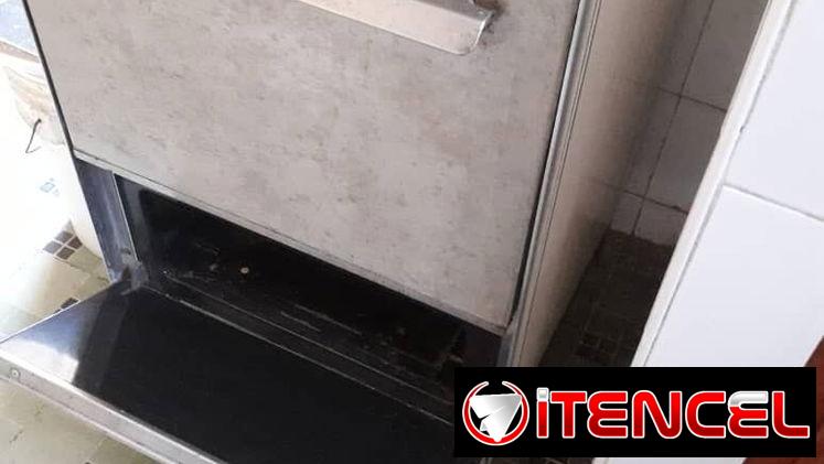 Se vende cocina de gas reconstruida de 4 hornillas con horno. 56044154