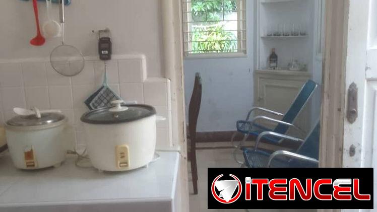 Oferta!!! Casa independiente en Santos Suárez con carporshe para un auto y espacio para otro y 5 cuartos!!!