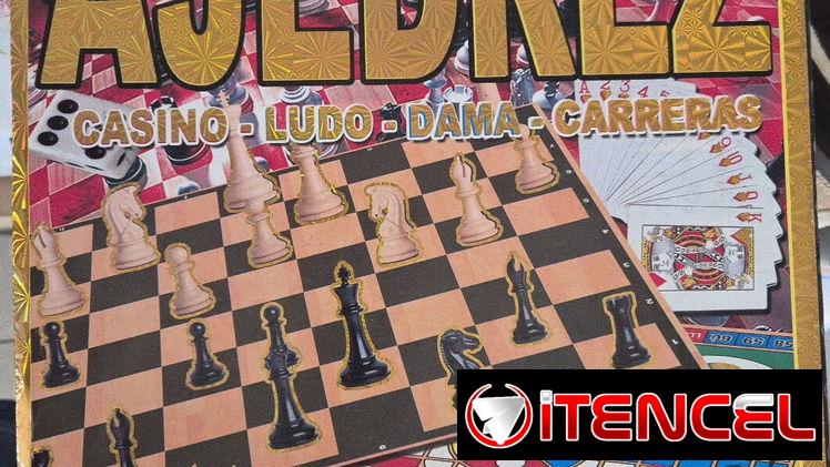 Juego de mesa (ajedrez, ludo, damas, carrera)