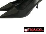 Sandalias de tacón detalles en la foto