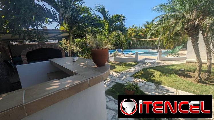 🏖 Renta casa Hilda a 1 cuadra del mar Guanabo 4 habitaciones y piscina. Whatssap 5 2959440