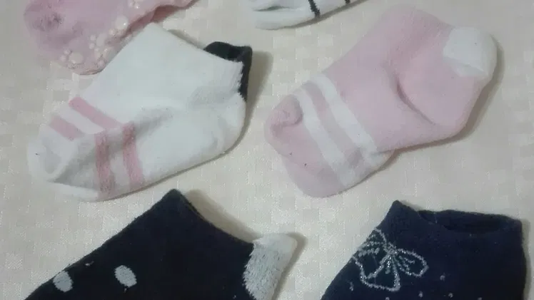Mediecitas excelente estado para niñas y niños de 6 meses a 4 años