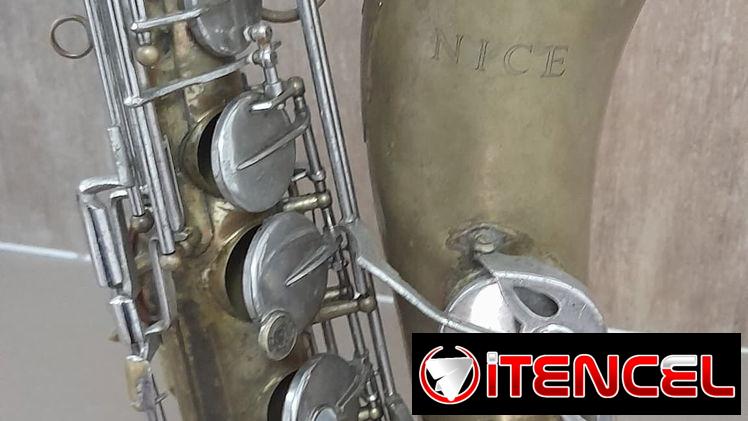 Saxofoñón Tenor con 2 cañas nuevas