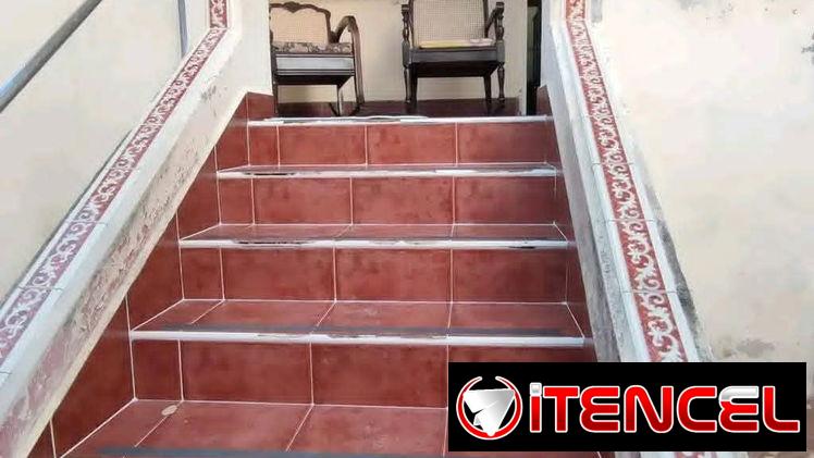 ESPECTACULAR CASA TOTALMENTE INDEPENDIENTE 🏡🏡🏡   La Víbora  10 de Octubre