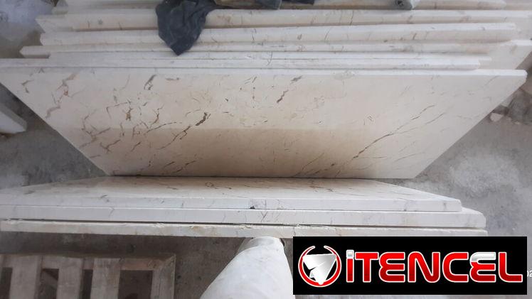 Planchas de mármol color crema 14mil la plancha y 10mil la.mano de obra por planchas
