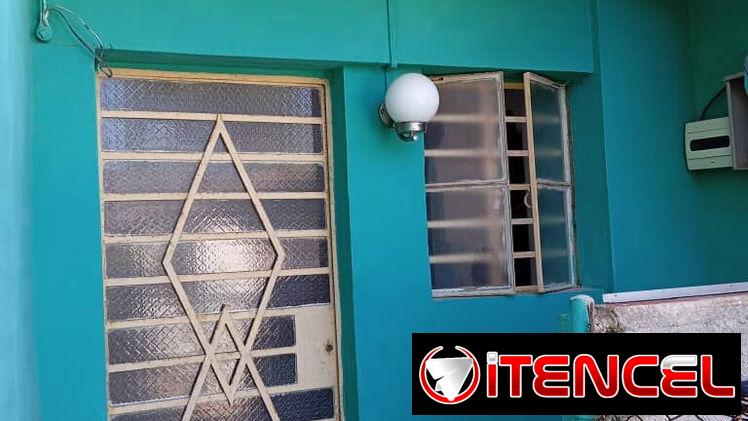 Ofertaaa a 5 cuadras del mar!!! En Cojimar linda casa con posibilidad de garaje!!!