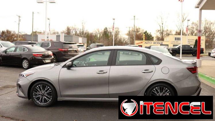 A CUBA 🇨🇺 KIA FORTE GT-LINE 2023. ORIGINAL.