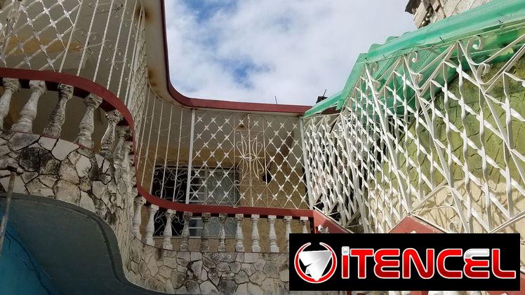 CASA DE 2-4 EN CERRO A 5 MINUTOS DE COPELIA