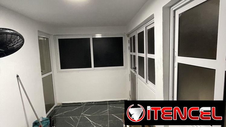 Directo con el dueño :tu mejor precio en  Carpintería en aluminio con cristales y otros  ✅️Puertas de aluminio con crist