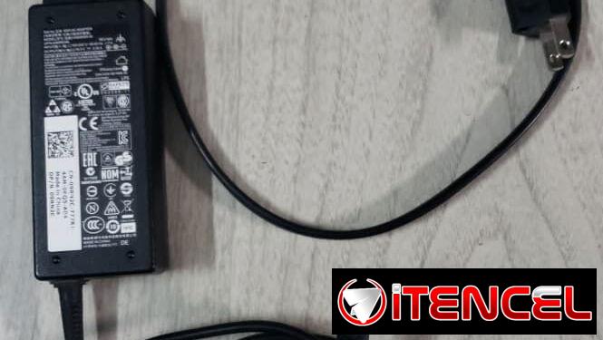 Cargador Original de Laptop DELL Inspiron 3542 de uso pero en perfecto estado de 19.5V 3.34A 65W en 20 USD
