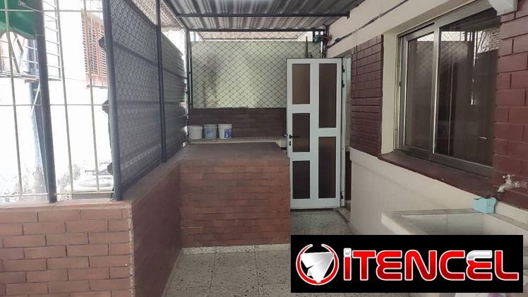 🚗 Cómodo Apartamento con Terraza de 1 Habitación en el Vedado (Con Generador Eléctrico) REF 1461