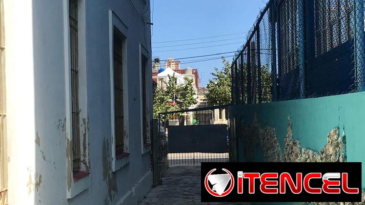 Espectacular mansión en el Vedado próxima al Hotel Cohíba con 9 cuartos,ideal para hostal . Precio negociable!!!