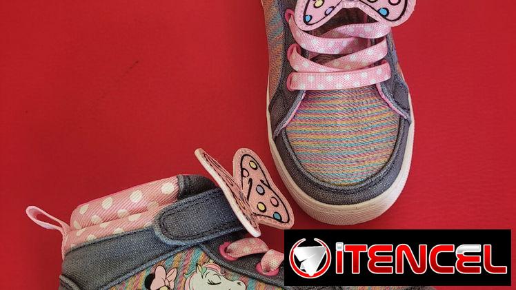 Sandalias y tenis