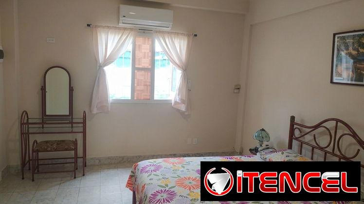 Renta de apartamento de construcción capitalista en El Vedado (J y Línea)