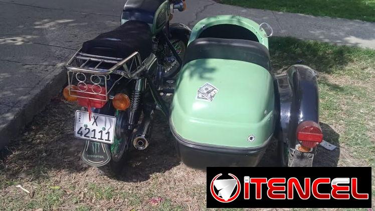 Venta de moto con sidecal marca Bochod-3M
